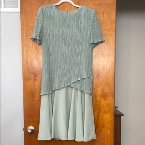 Green High Low Sheath Dress with Flutter Sleeves